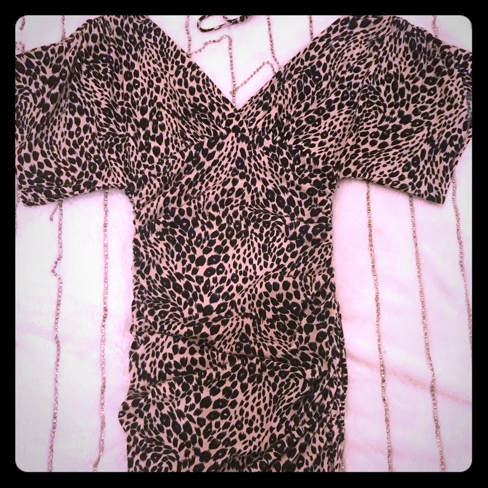 Mini leopard dress, cute off the shoulders ❤️